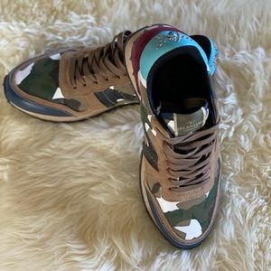Valentino camo sneakers 39 EU